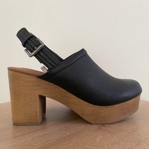 Universal Thread Watson Platform Clog Heels Size 8
